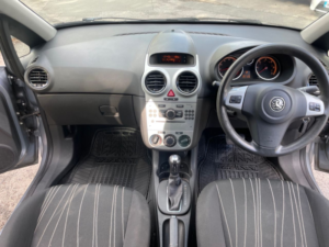 2009 Vauxhall Corsa 1.4i 16v Club Hatchback 5dr Petrol Automatic (166 G/km, 89 Bhp) in Silver — image 5