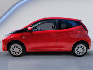 2018 Toyota Aygo 1.0 Vvt-I X-Play Hatchback 5dr Petrol Manual Euro 6 (71 Ps) in Red — image 4