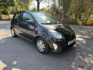 2010 Renault Twingo I-Music in Black — image 2