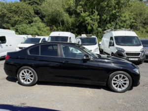 2017 BMW 3 Series 2.0 320d Se Saloon in Black — image 4