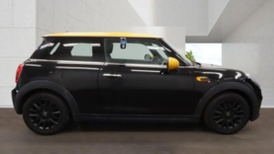 2015 MINI Hatch 1.5 Cooper Euro 6 (s/s) 3dr in Black — image 5