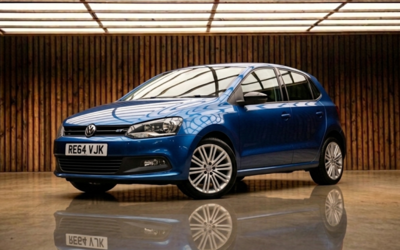 2014 Volkswagen Polo 1.4 Tsi Bluemotion Tech Act Bluegt in Blue — image 1