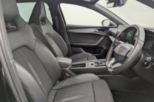 2023 Cupra Leon 1.4 Ehybrid 12.8kwh Vz2 Hatchback 5dr Petrol Plug-In Hybrid DSG Euro 6 (s/s) (245 Ps) in Black — image 3