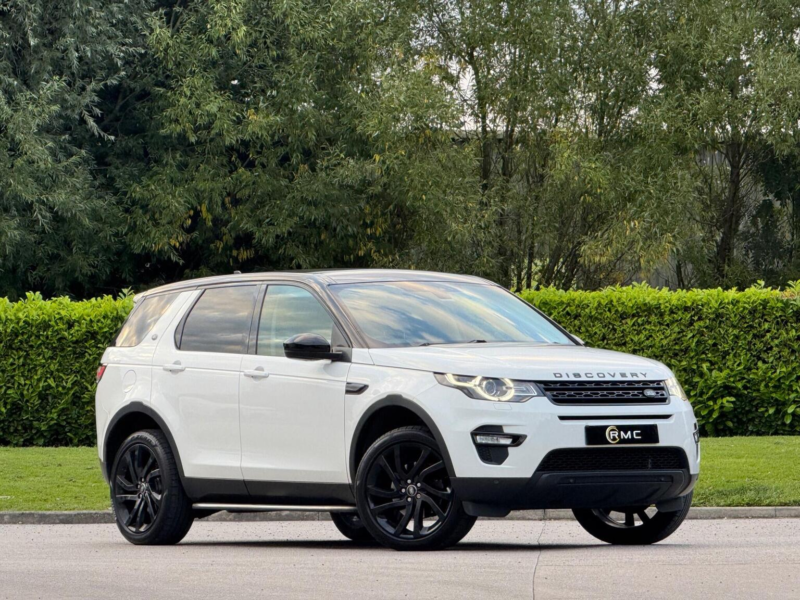 2017 Land Rover Discovery Sport 2.0 Td4 Hse Black Auto 4WD Euro 6 (s/s) 5dr in White — image 1
