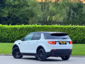 2017 Land Rover Discovery Sport 2.0 Td4 Hse Black Auto 4WD Euro 6 (s/s) 5dr in White — image 6