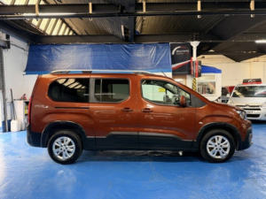 2021 Peugeot Rifter in Bronze — image 4