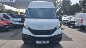 2021 Iveco Daily 2.3d Hpi 14v Business 35s 3520 Panel Van 5dr Diesel Manual Mwb H2 Euro 6 (s/s) (136 Ps) in White — image 5