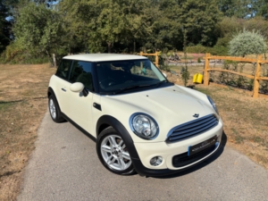 2013 MINI Hatch 1.6 One Hatchback 3dr Petrol Manual Euro 5 (98 Ps) in White — image 3