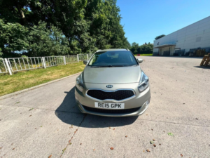 2015 Kia Carens 1.7 Crdi Ecodynamics 2 Euro 5 (s/s) 5dr in Silver — image 2