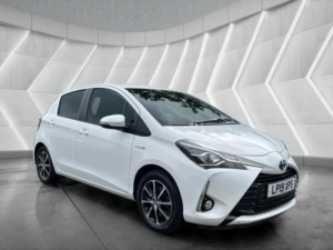 2019 Toyota Yaris 1.5 Vvt-H Icon Tech E-CVT Euro 6 (s/s) 5dr in White — image 3