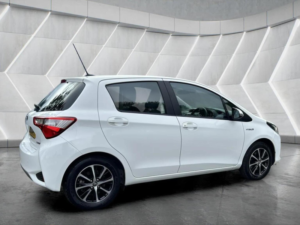 2019 Toyota Yaris 1.5 Vvt-H Icon Tech E-CVT Euro 6 (s/s) 5dr in White — image 6