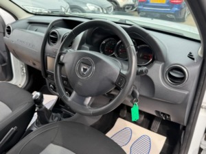 2016 Dacia Duster 1.5 Dci Prestige Euro 6 (s/s) 5dr in White — image 3