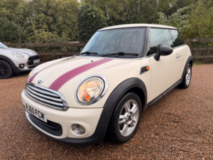 2010 MINI Hatch 1.6 One Euro 5 3dr in White — image 4