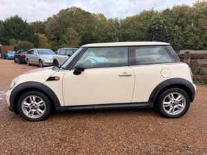 2010 MINI Hatch 1.6 One Euro 5 3dr in White — image 6