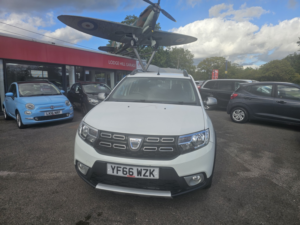 2017 Dacia Sandero Stepway 0.9 Stepway Laureate Tce 90 in White — image 4
