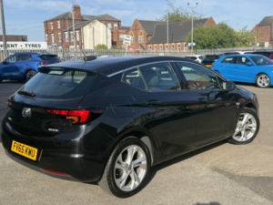 2015 Vauxhall Astra 1.0 I Turbo Ecoflex Sri in Black — image 3