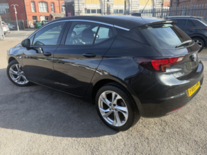 2015 Vauxhall Astra 1.0 I Turbo Ecoflex Sri in Black — image 4