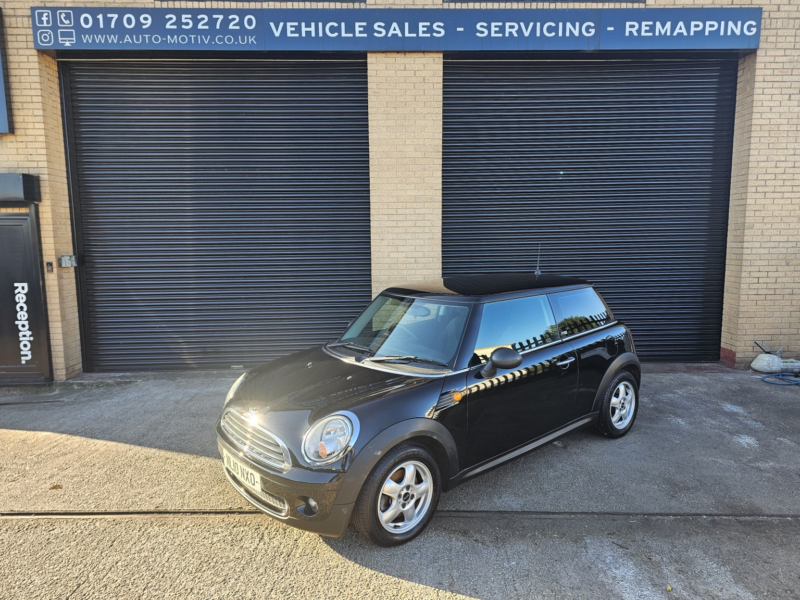 2010 MINI Hatch 1.4 First Hatch in Black — image 1
