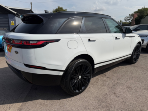 2017 Land Rover Range Rover Velar 2.0 D180 R-Dynamic Se SUV 5dr Diesel Auto 4WD Euro 6 (s/s) (180 Ps) in White — image 6