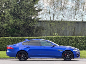 2018 Jaguar Xf 2.0d R-Sport Auto Euro 6 (s/s) 4dr in Blue — image 2