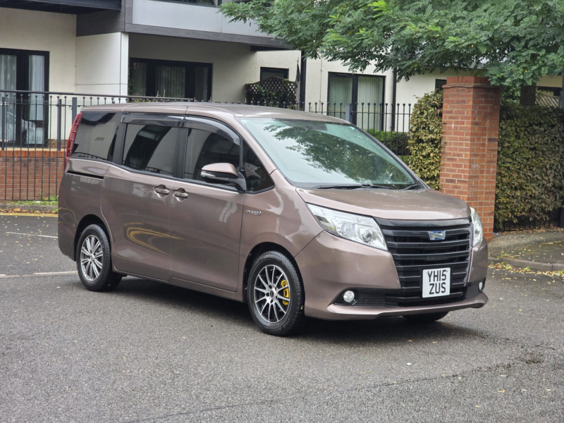 2026 Toyota Noah 1.8 Vvt-H MPV Petrol Hybrid CVT Euro 5 in Brown — image 1