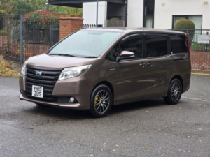 2026 Toyota Noah 1.8 Vvt-H MPV Petrol Hybrid CVT Euro 5 in Brown — image 3