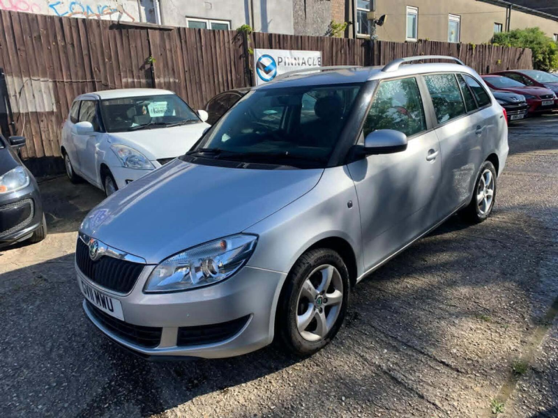 2011 Skoda Fabia 1.6 Tdi Se Euro 5 5dr in Silver — image 1
