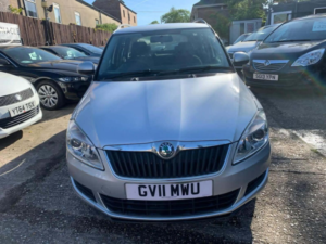 2011 Skoda Fabia 1.6 Tdi Se Euro 5 5dr in Silver — image 2