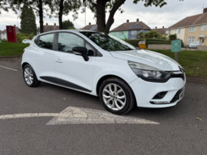 2016 Renault Clio 1.2 Play 1.2 16v 75 in White — image 5