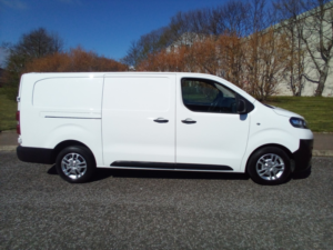 2021 Vauxhall Vivaro 1.5 Turbo Diesel 2900 Dynamic L2 H1 Lwb in White — image 4