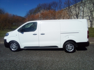 2021 Vauxhall Vivaro 1.5 Turbo Diesel 2900 Dynamic L2 H1 Lwb in White — image 5