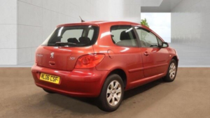 2006 Peugeot 307 1.6 16v S 3dr in Red — image 2