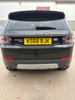 2018 Land Rover Discovery Sport 2.0 Td4 Hse SUV 5dr Diesel Auto 4WD Euro 6 (s/s) (180 Ps) in Black — image 4