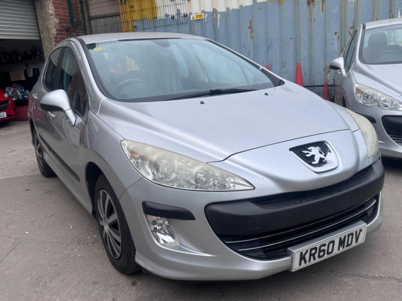 2011 Peugeot 308 1.6 Hdi Fap S Egc 5dr in Silver — image 1