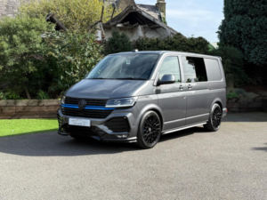 2021 Volkswagen Transporter 2.0 Tdi T32 Highline in Grey — image 2