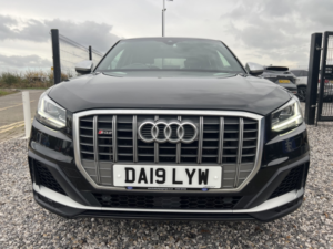 2019 Audi Sq2 2.0 Tfsi S Tronic Quattro in Black — image 2