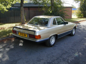 1981 Mercedes-Benz Sl Ref 8834 - Mercedes Benz R107 500 Sl 5.0 V8 Classic - Ulez (rhd - Uk Car) in Gold — image 3