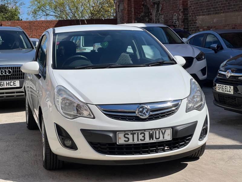 2013 Vauxhall Corsa 1.4 16v Se Euro 5 3dr in White — image 1