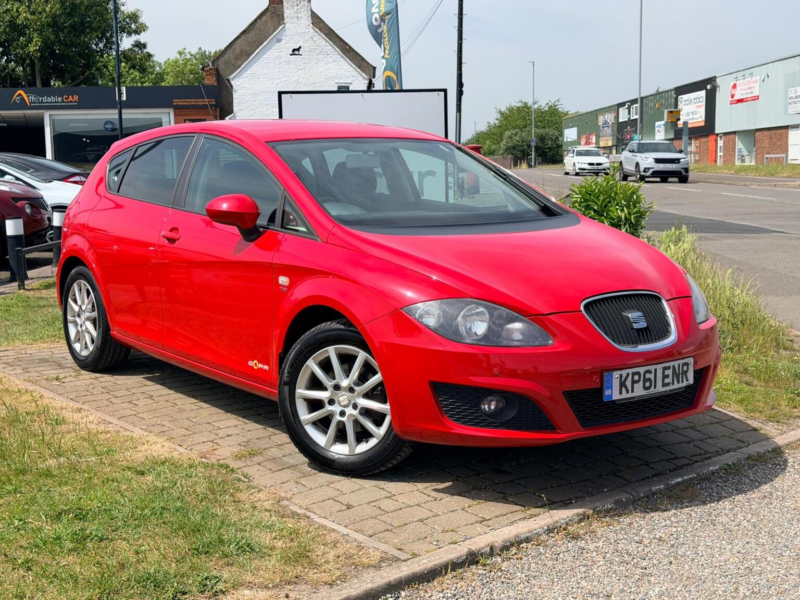 2012 SEAT Leon 1.2 Tsi Se Copa Euro 5 (s/s) 5dr in Red — image 1