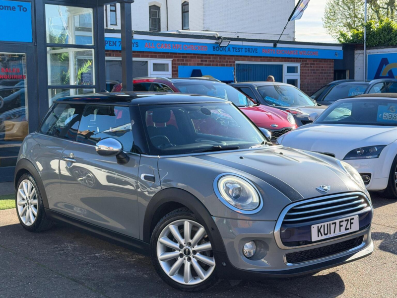 2017 MINI Hatch 1.5 Cooper Euro 6 (s/s) 3dr in Grey — image 1