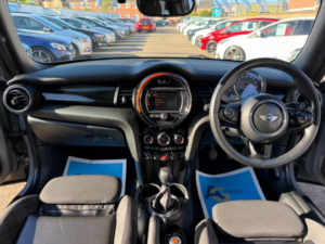 2017 MINI Hatch 1.5 Cooper Euro 6 (s/s) 3dr in Grey — image 2