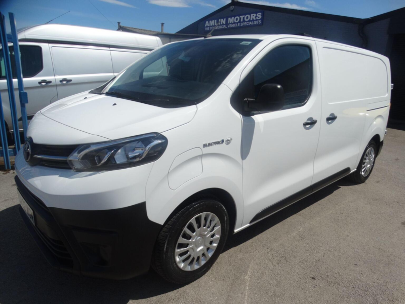 2022 Toyota Proace 75kwh Icon Medium Panel Van Auto Mwb 6dr (7kw Obc) in White — image 1