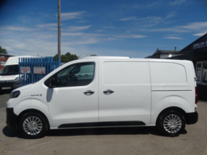 2022 Toyota Proace 75kwh Icon Medium Panel Van Auto Mwb 6dr (7kw Obc) in White — image 4