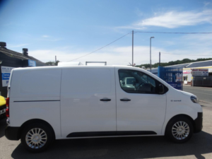 2022 Toyota Proace 75kwh Icon Medium Panel Van Auto Mwb 6dr (7kw Obc) in White — image 5