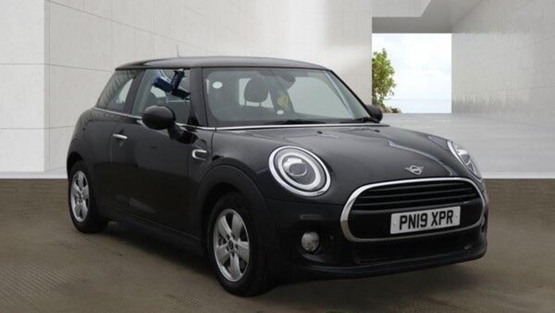 2019 MINI Hatch 1.5 Cooper Classic Euro 6 (s/s) 3dr in Black — image 1