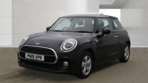 2019 MINI Hatch 1.5 Cooper Classic Euro 6 (s/s) 3dr in Black — image 5
