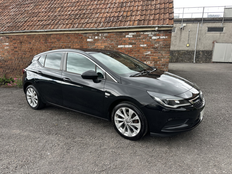 2018 Vauxhall Astra 1.0 I Turbo Ecotec Se in Black — image 1