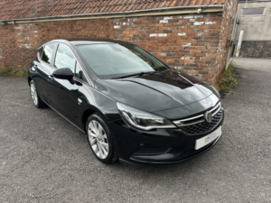 2018 Vauxhall Astra 1.0 I Turbo Ecotec Se in Black — image 2