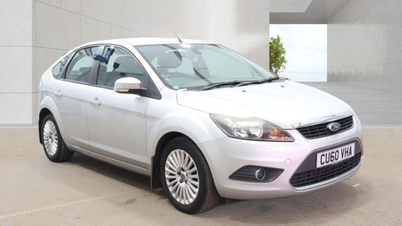 2010 Ford Focus 1.6 Tdci Dpf Titanium 5dr in Silver — image 1