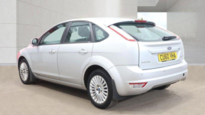2010 Ford Focus 1.6 Tdci Dpf Titanium 5dr in Silver — image 4